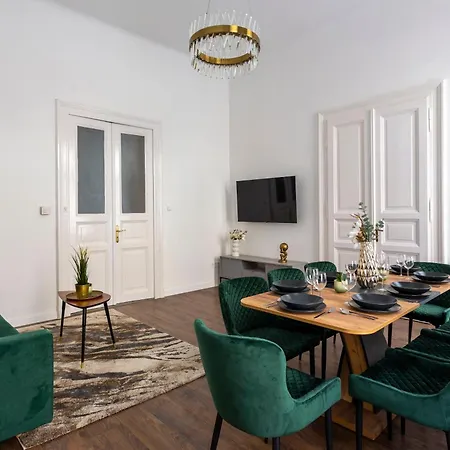 Appartement Luxurious Prestige Next To The New York Cafe