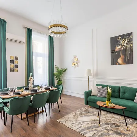 דירה Luxurious Prestige Next To The New York Cafe *