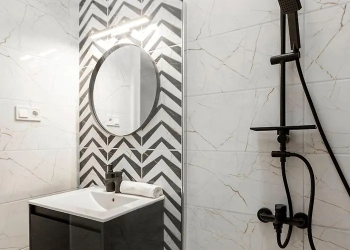 Luxurious Prestige Next To The New York Cafe Apartman