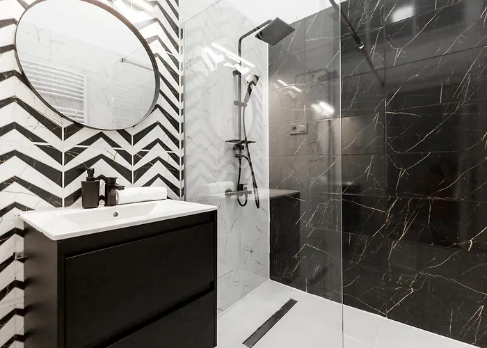 Luxurious Prestige Next To The New York Cafe Apartman