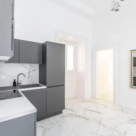 Luxurious Prestige Next To The New York Cafe Βουδαπέστη